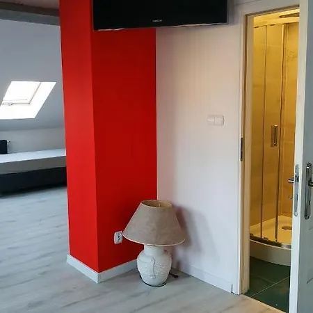 Witkacego Czerwony * 스와프스크