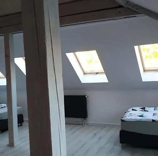 Witkacego Czerwony Apartment