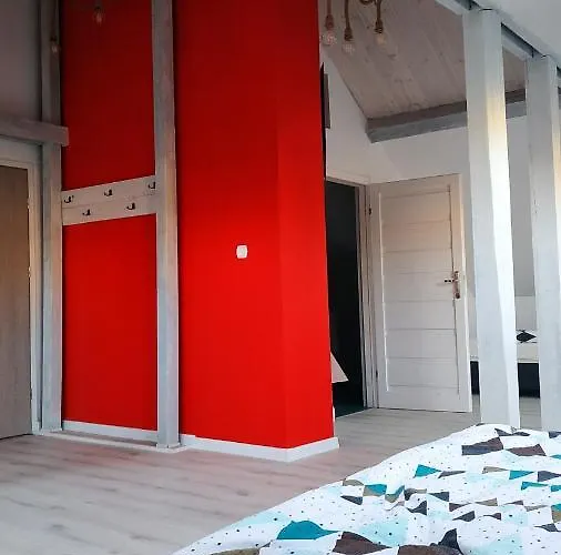 Witkacego Czerwony Apartment